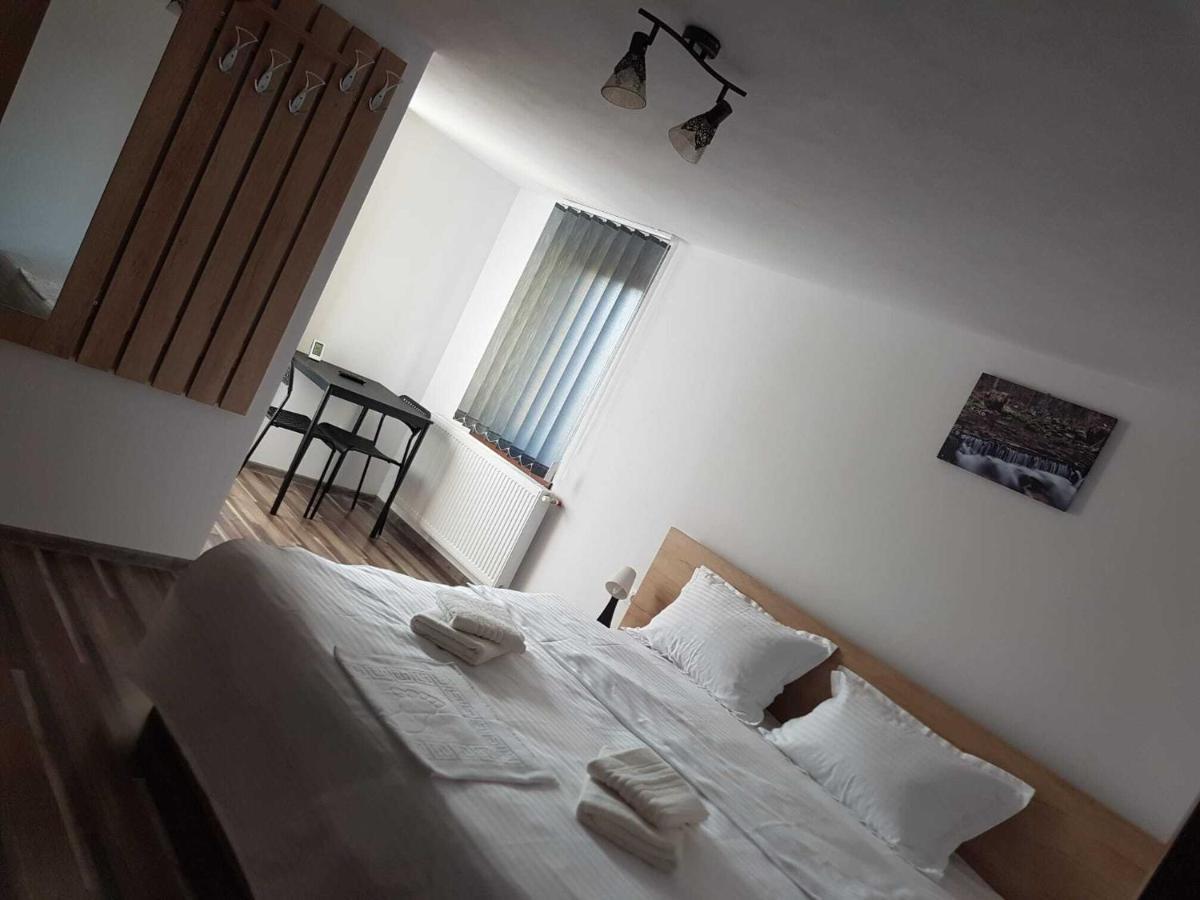 Viata La Tara Cerna Hotel Cerna  Eksteriør billede