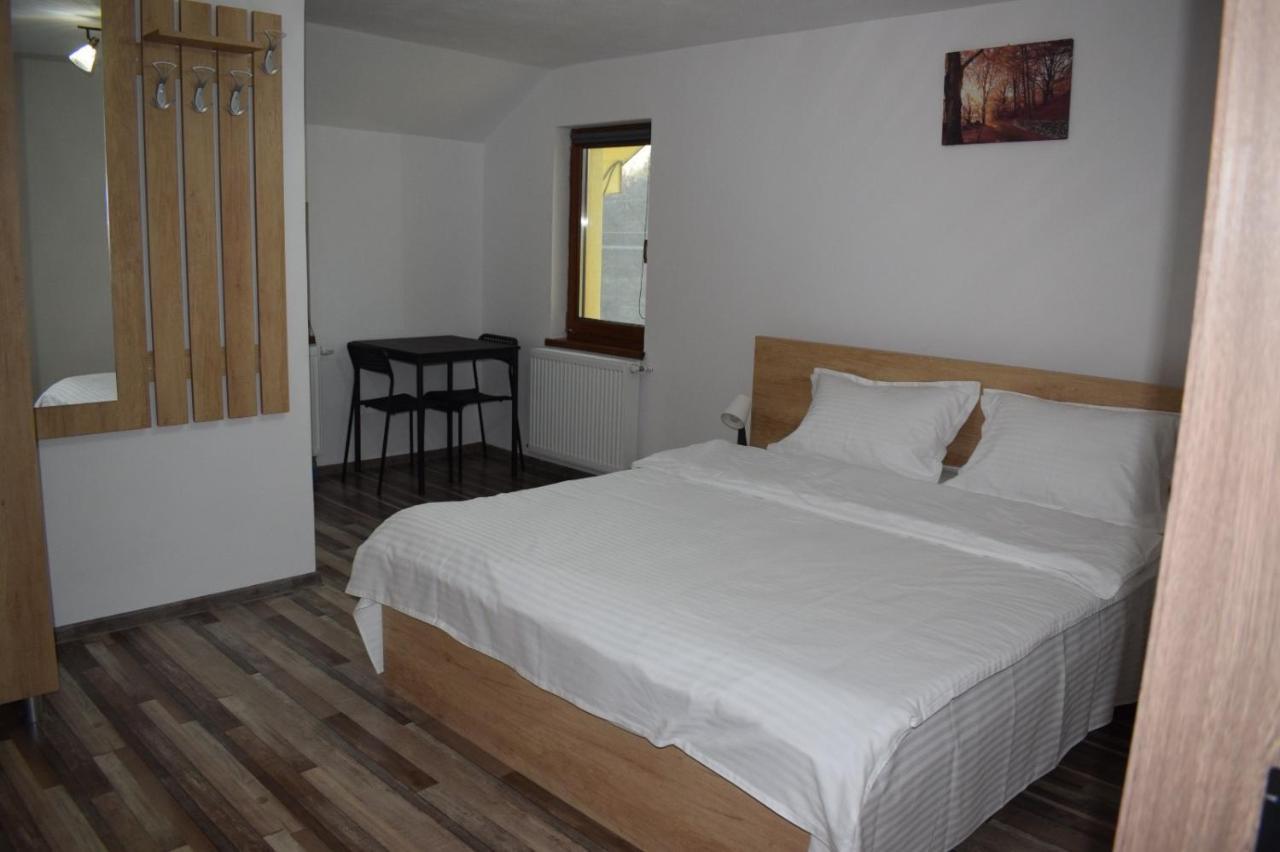 Viata La Tara Cerna Hotel Cerna  Eksteriør billede