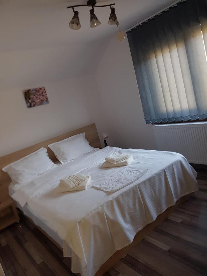 Viata La Tara Cerna Hotel Cerna  Eksteriør billede