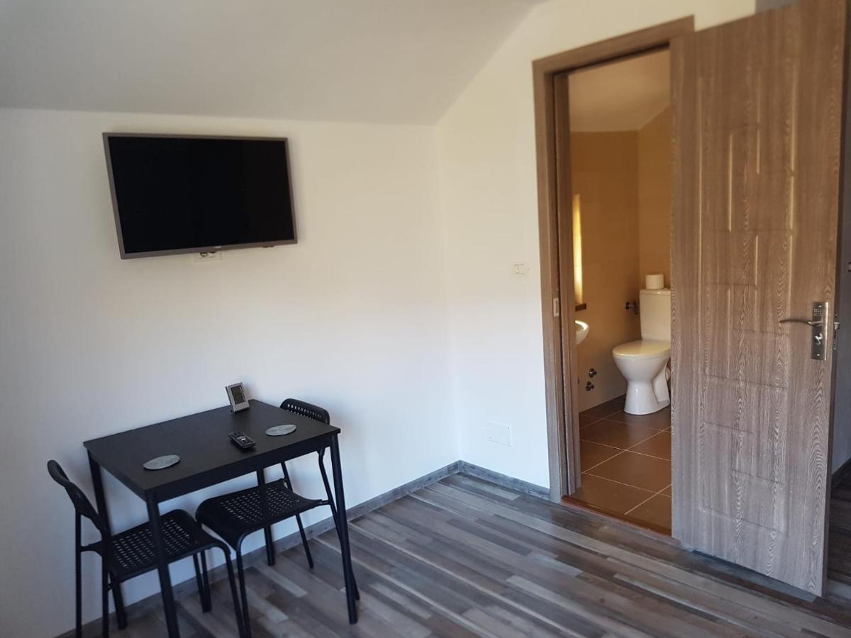 Viata La Tara Cerna Hotel Cerna  Eksteriør billede